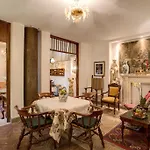 Navona Gallery Suites